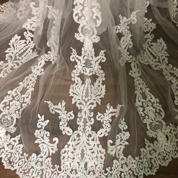 Wedding Dress - Picture 6 of 8